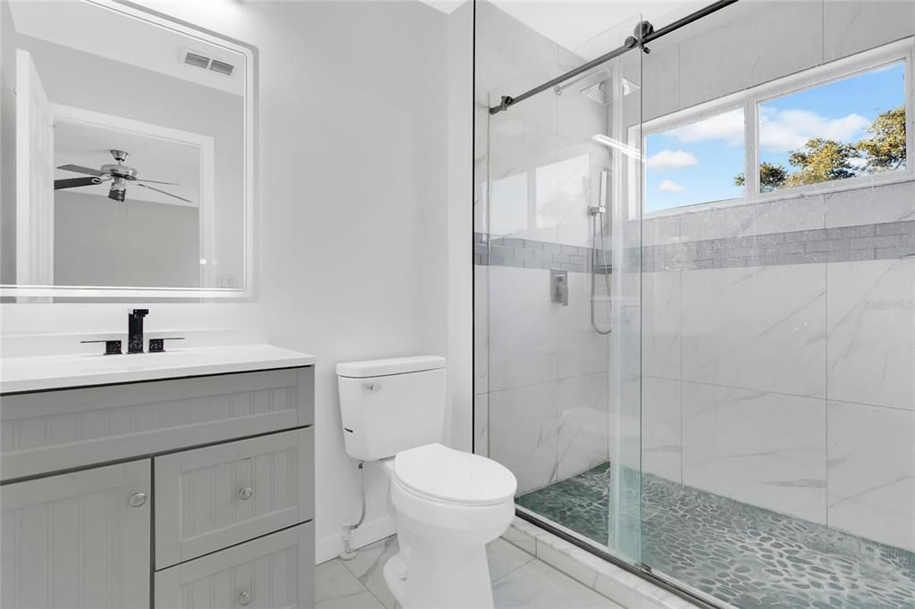 For Sale: $295,000 (2 beds, 2 baths, 1275 Square Feet)