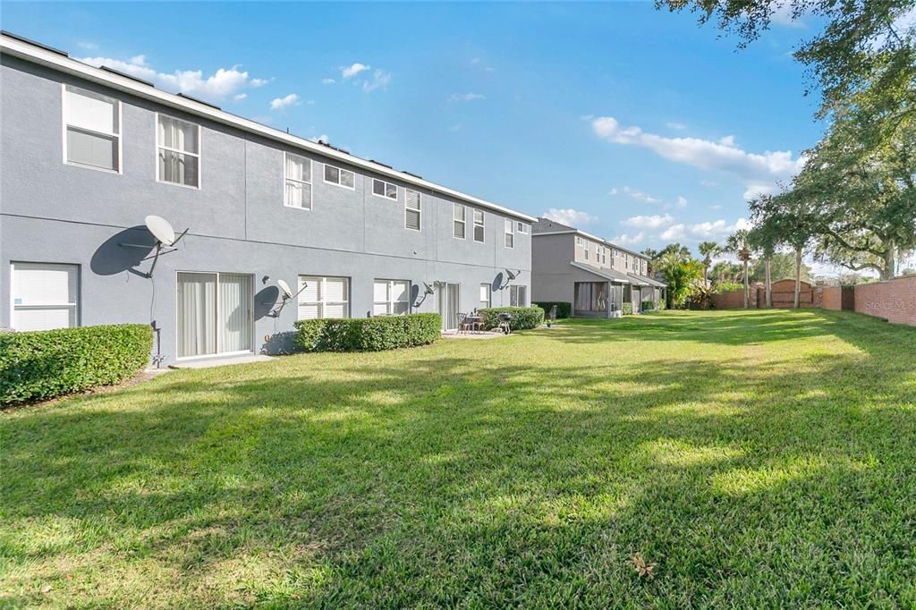 For Sale: $295,000 (2 beds, 2 baths, 1275 Square Feet)
