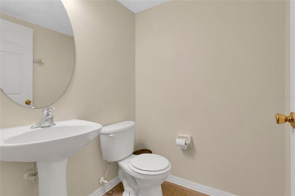 For Sale: $295,000 (2 beds, 2 baths, 1275 Square Feet)