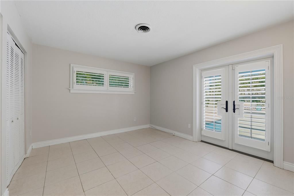 For Sale: $2,250,000 (5 beds, 4 baths, 3952 Square Feet)