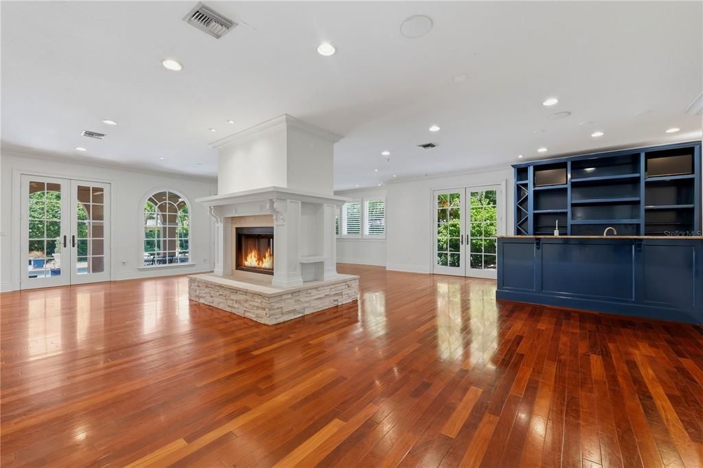 For Sale: $2,250,000 (5 beds, 4 baths, 3952 Square Feet)