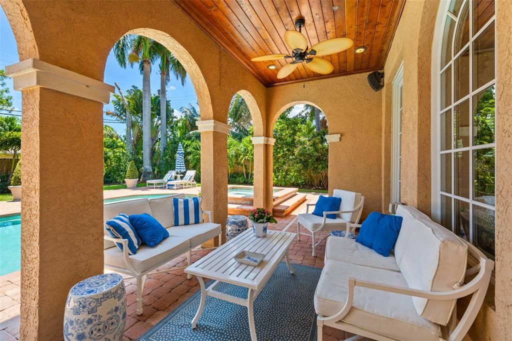 For Sale: $2,250,000 (5 beds, 4 baths, 3952 Square Feet)