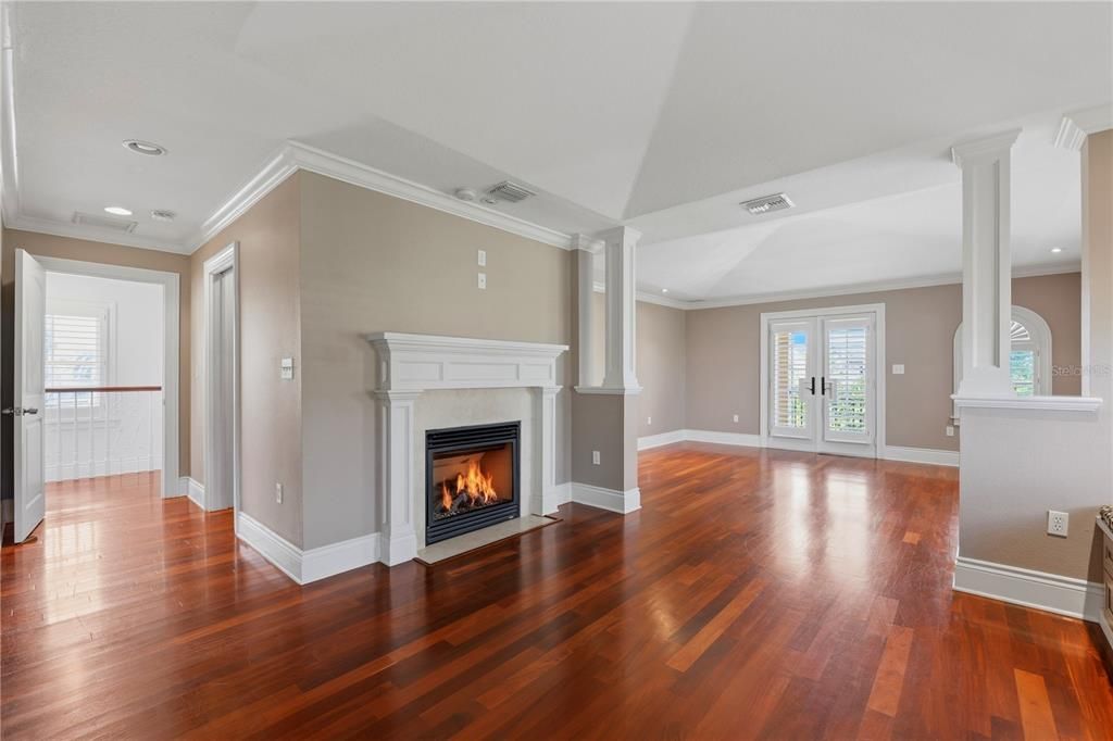 For Sale: $2,250,000 (5 beds, 4 baths, 3952 Square Feet)