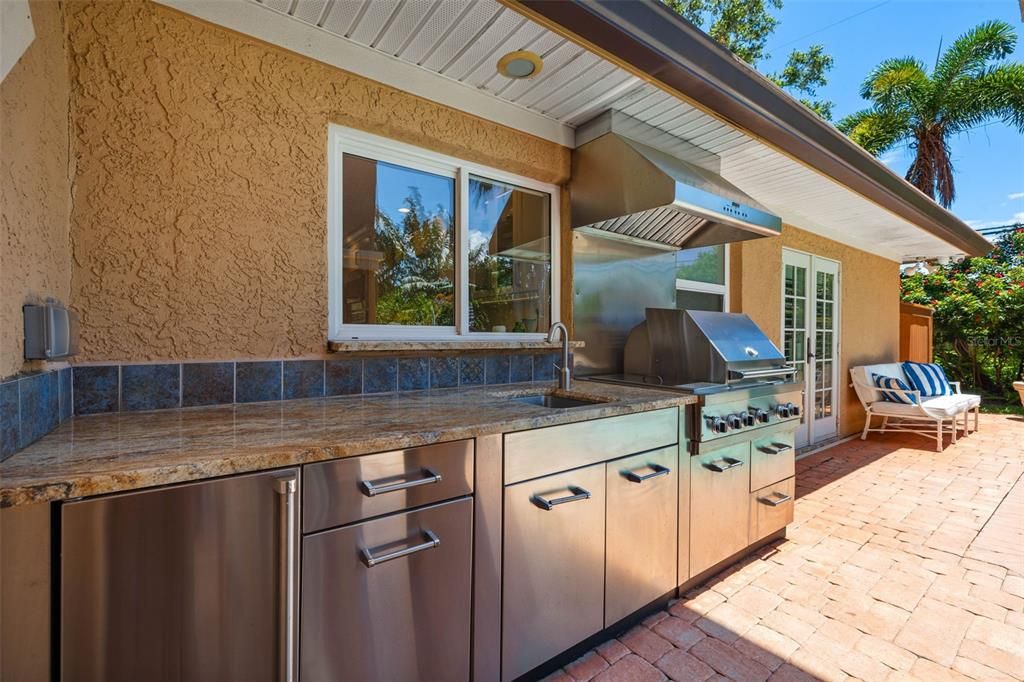 For Sale: $2,250,000 (5 beds, 4 baths, 3952 Square Feet)