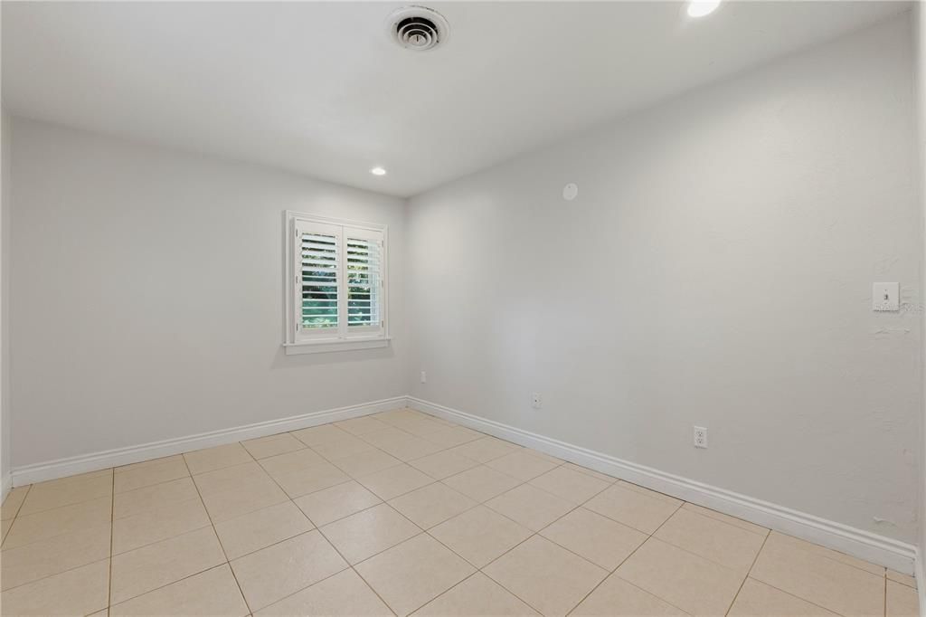 For Sale: $2,250,000 (5 beds, 4 baths, 3952 Square Feet)