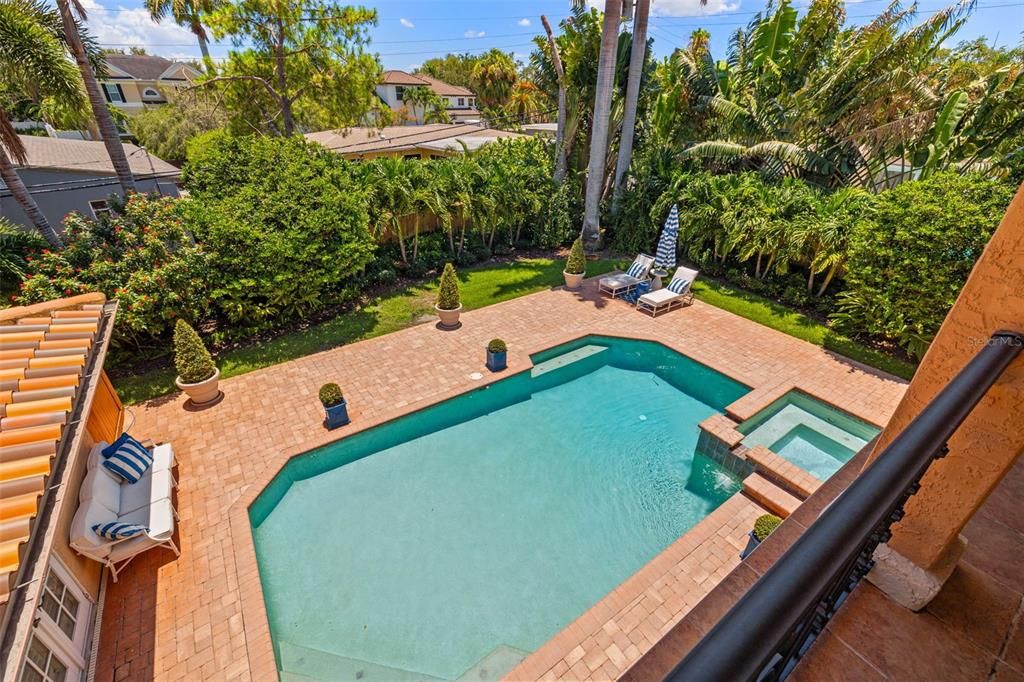 For Sale: $2,250,000 (5 beds, 4 baths, 3952 Square Feet)
