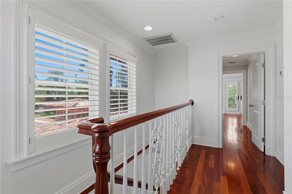 For Sale: $2,250,000 (5 beds, 4 baths, 3952 Square Feet)
