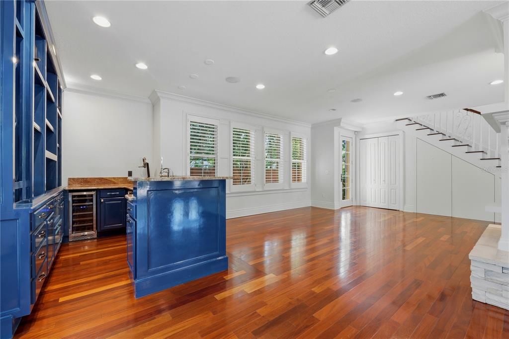 For Sale: $2,250,000 (5 beds, 4 baths, 3952 Square Feet)