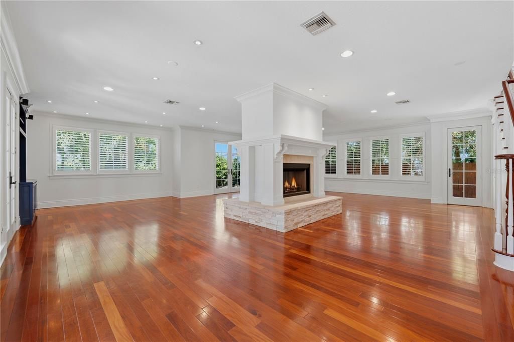For Sale: $2,250,000 (5 beds, 4 baths, 3952 Square Feet)