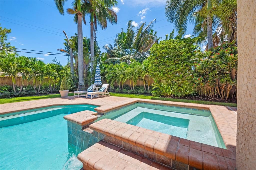 For Sale: $2,250,000 (5 beds, 4 baths, 3952 Square Feet)