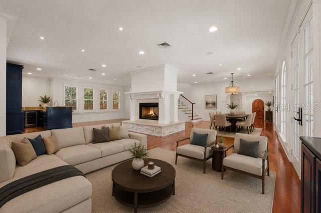 For Sale: $2,250,000 (5 beds, 4 baths, 3952 Square Feet)