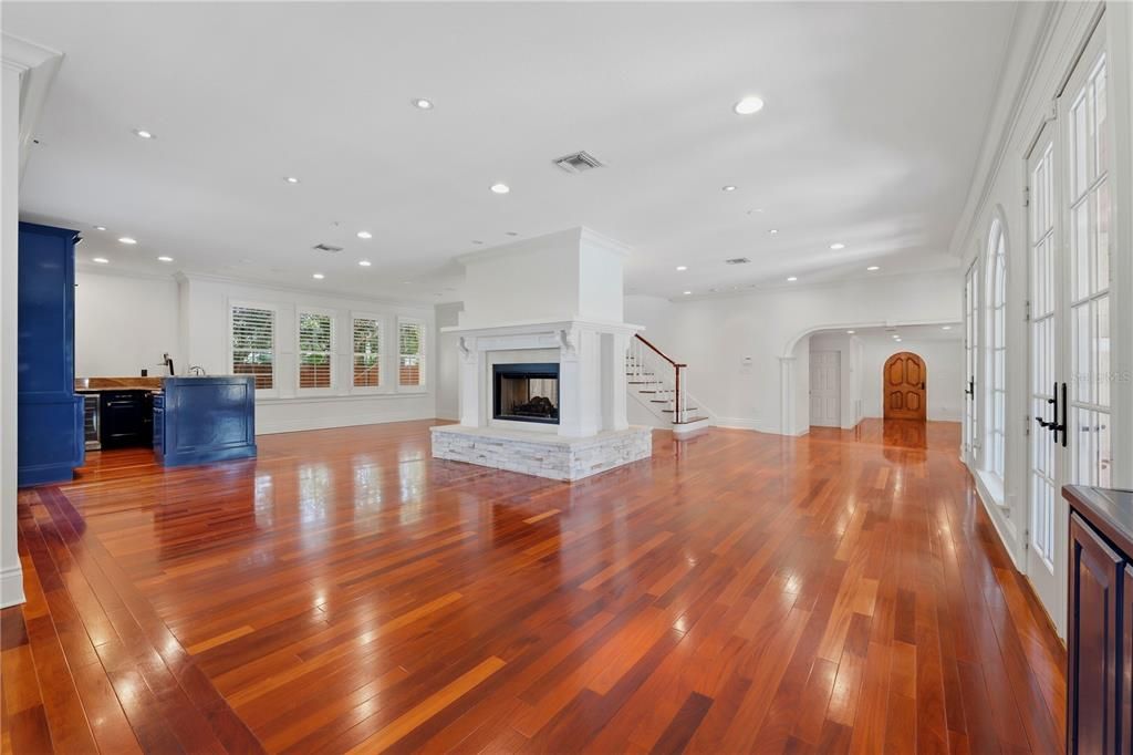 For Sale: $2,250,000 (5 beds, 4 baths, 3952 Square Feet)