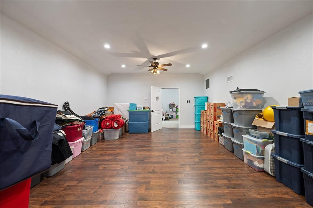 En Venta: $1,150,000 (4 camas, 2 baños, 5475 Pies cuadrados)