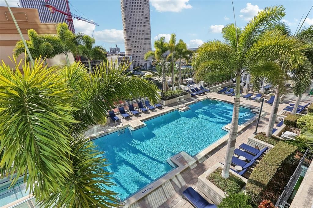 For Sale: $525,000 (1 beds, 1 baths, 846 Square Feet)