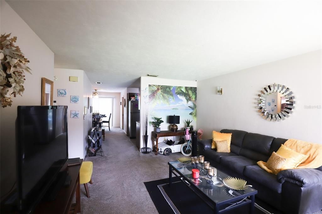 For Sale: $110,000 (2 beds, 1 baths, 1131 Square Feet)