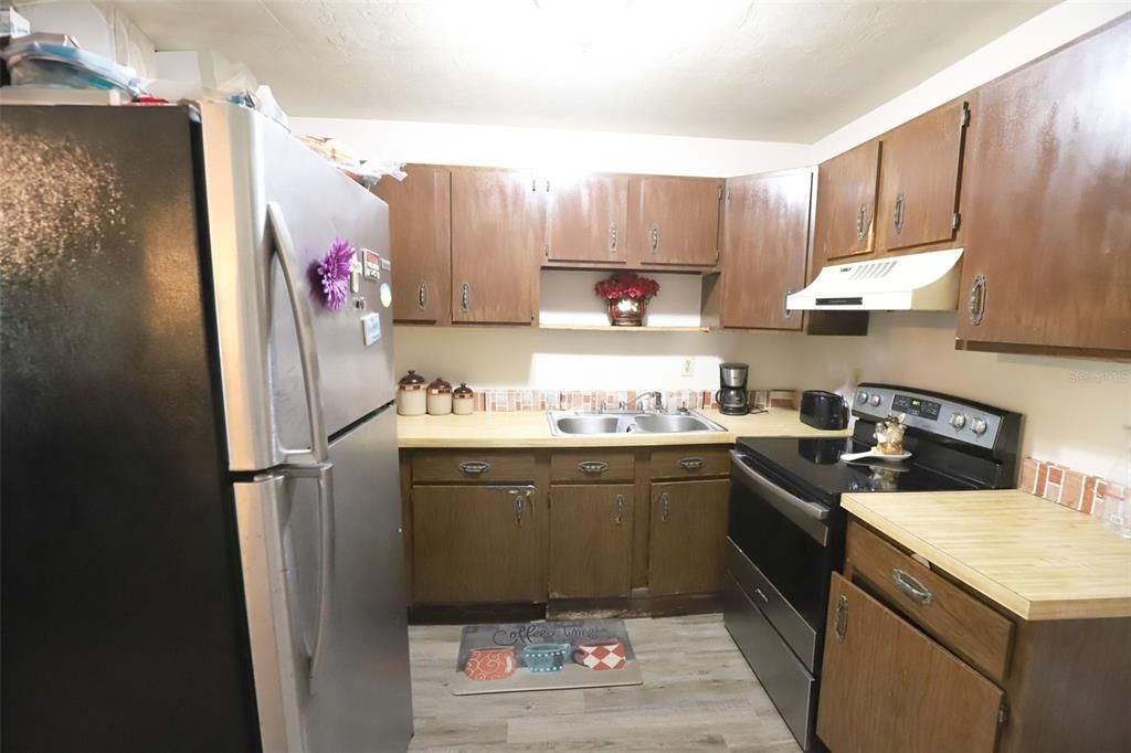 For Sale: $110,000 (2 beds, 1 baths, 1131 Square Feet)