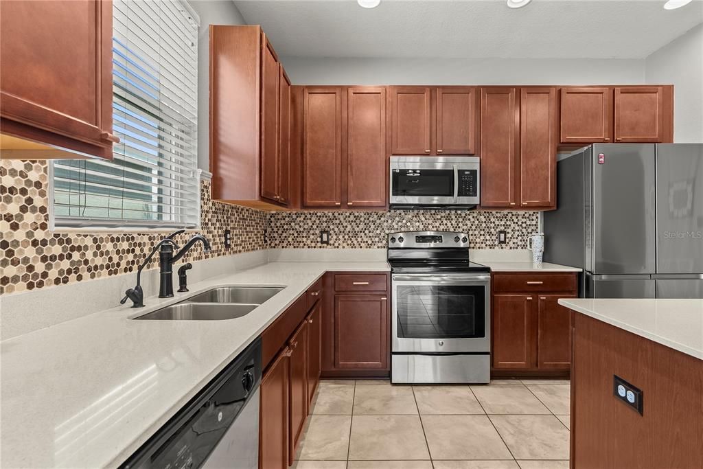 For Sale: $410,000 (3 beds, 2 baths, 1677 Square Feet)