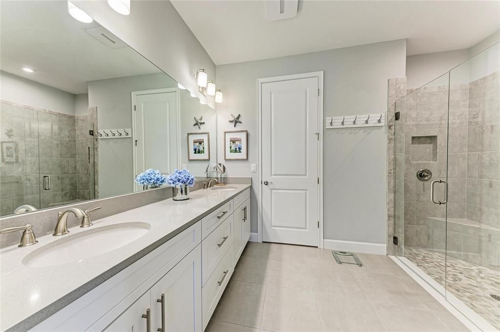For Sale: $499,000 (2 beds, 2 baths, 1558 Square Feet)