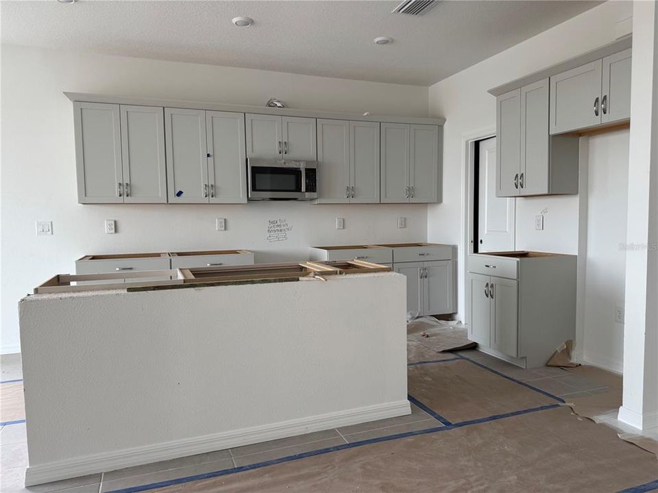 For Sale: $519,999 (4 beds, 3 baths, 2628 Square Feet)