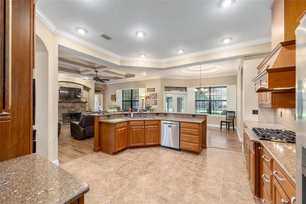 For Sale: $659,900 (3 beds, 3 baths, 2888 Square Feet)