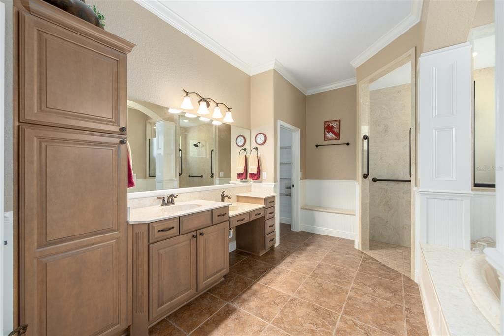 For Sale: $659,900 (3 beds, 3 baths, 2888 Square Feet)