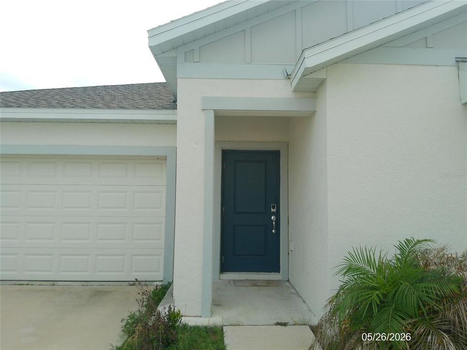 For Rent: $1,950 (3 beds, 2 baths, 1555 Square Feet)