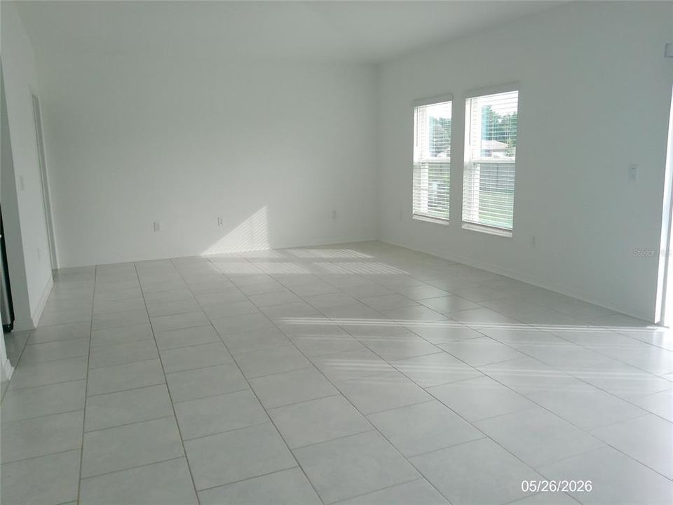 For Rent: $1,950 (3 beds, 2 baths, 1555 Square Feet)