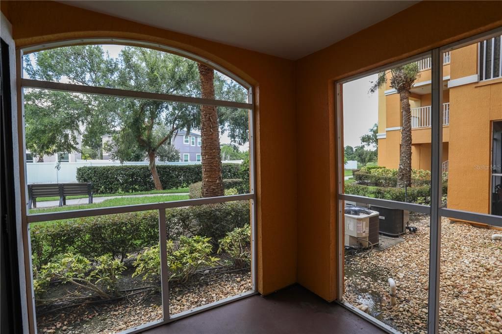 For Rent: $1,295 (1 beds, 1 baths, 734 Square Feet)