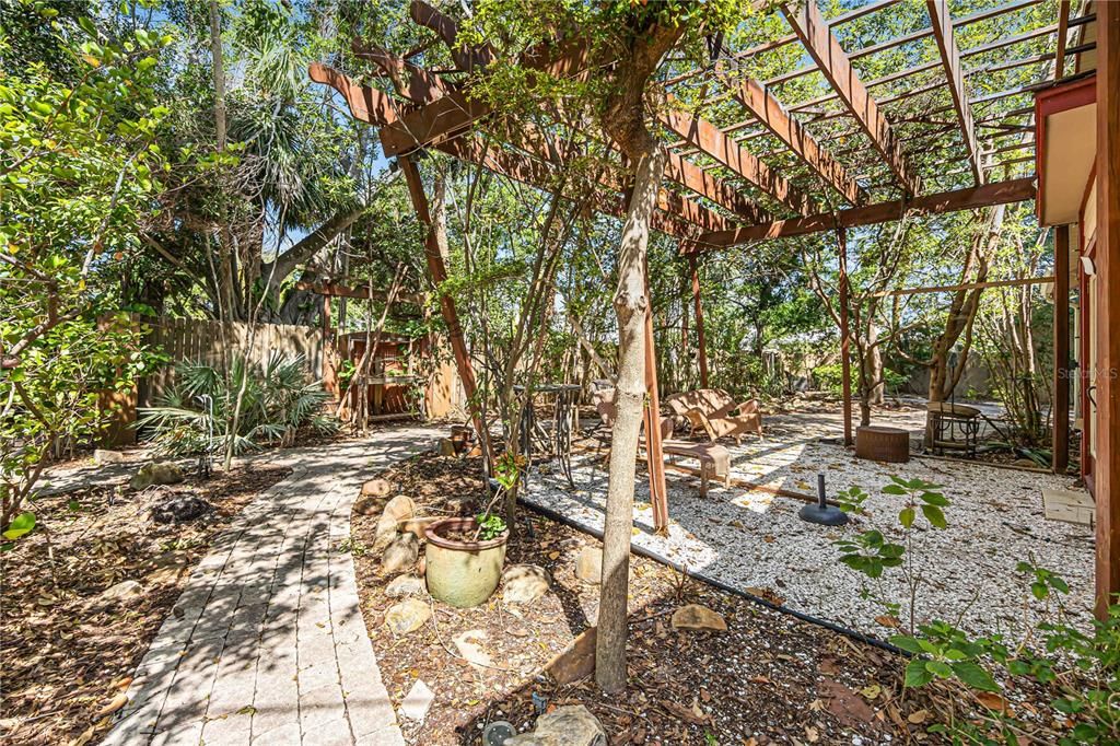 For Sale: $750,000 (3 beds, 2 baths, 1400 Square Feet)