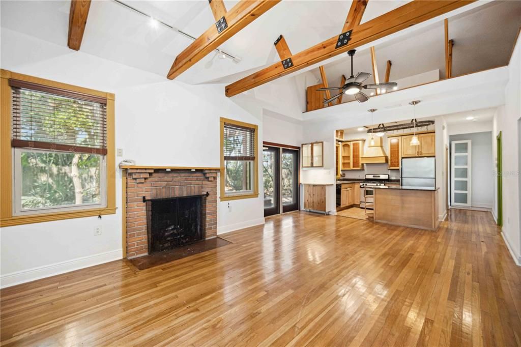 For Sale: $750,000 (3 beds, 2 baths, 1400 Square Feet)