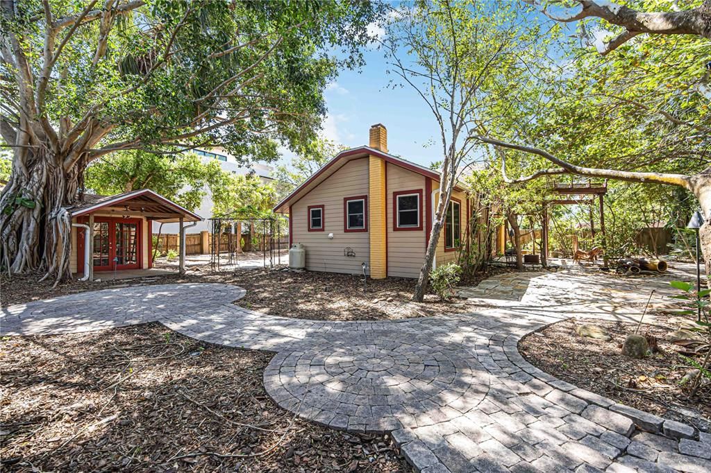 For Sale: $750,000 (3 beds, 2 baths, 1400 Square Feet)