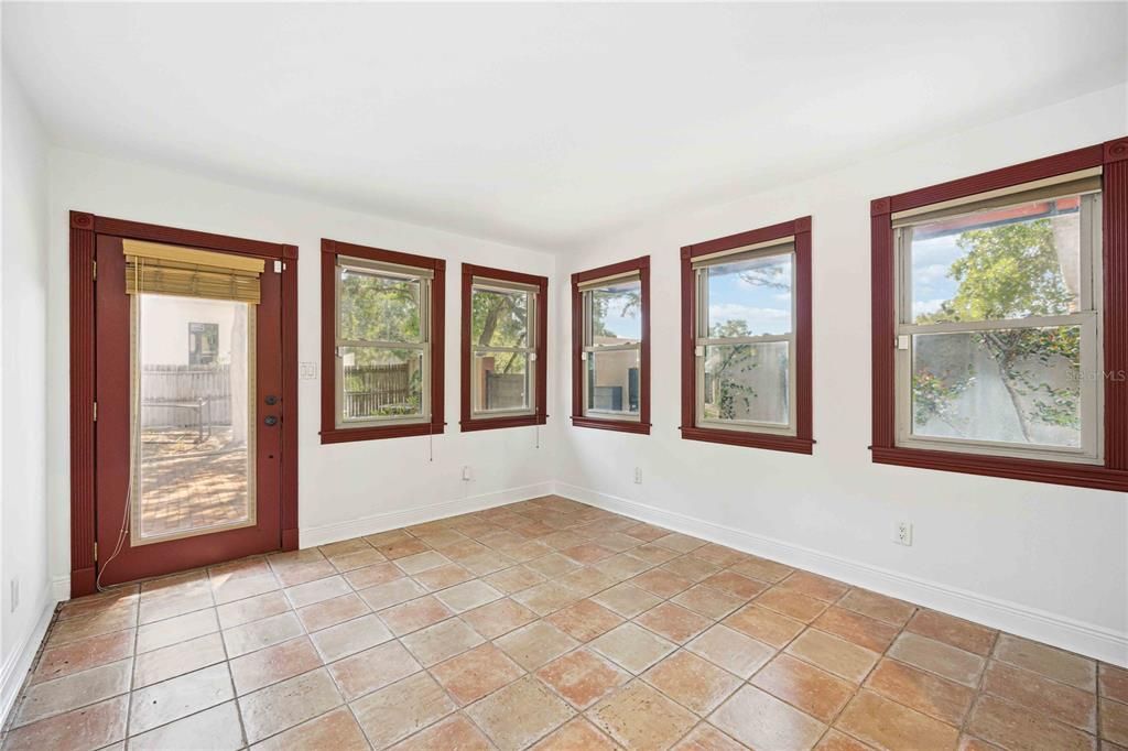 For Sale: $750,000 (3 beds, 2 baths, 1400 Square Feet)