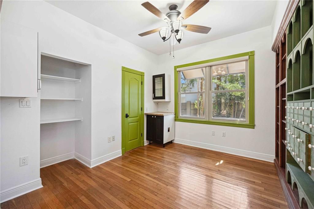 For Sale: $750,000 (3 beds, 2 baths, 1400 Square Feet)