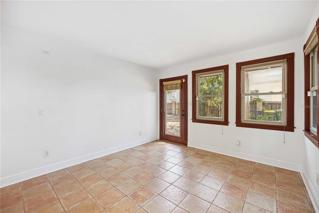 For Sale: $750,000 (3 beds, 2 baths, 1400 Square Feet)