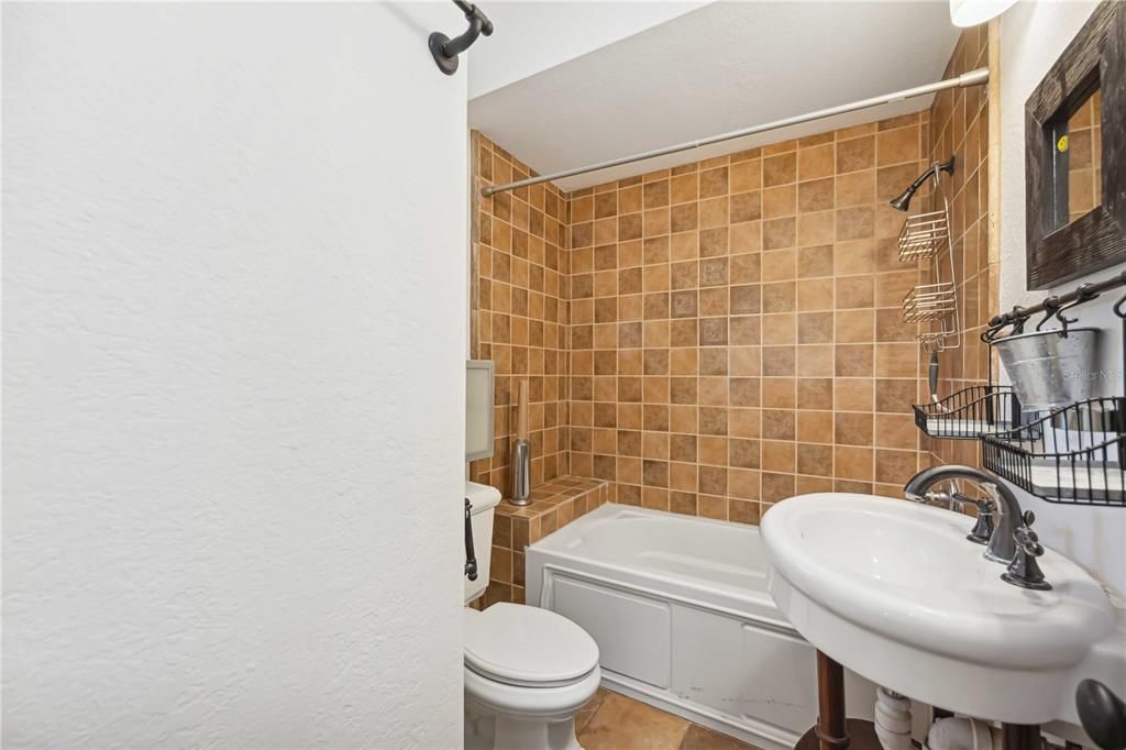 For Sale: $750,000 (3 beds, 2 baths, 1400 Square Feet)