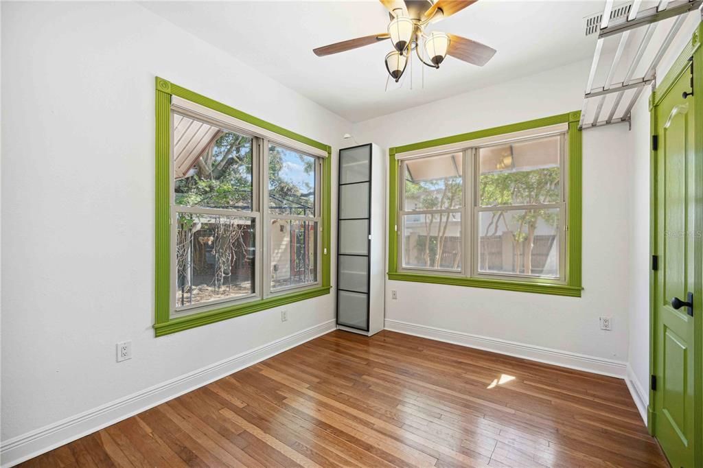 For Sale: $750,000 (3 beds, 2 baths, 1400 Square Feet)
