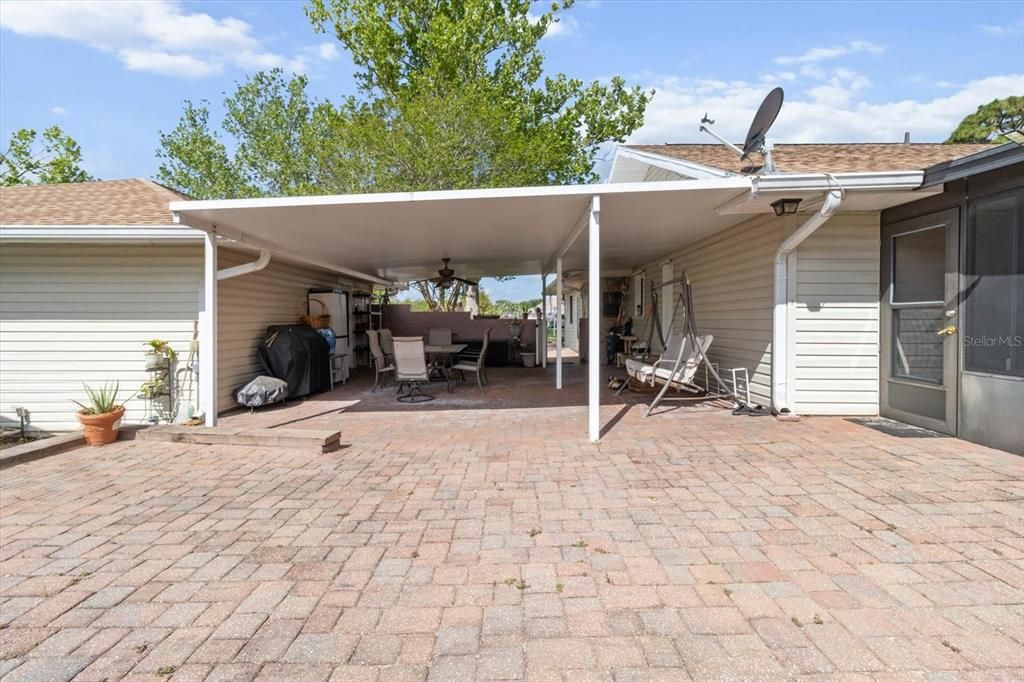 For Sale: $465,000 (4 beds, 2 baths, 1980 Square Feet)