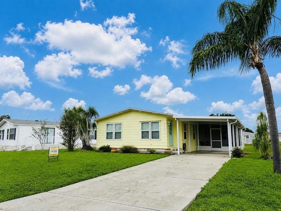 For Sale: $199,888 (2 beds, 2 baths, 1002 Square Feet)