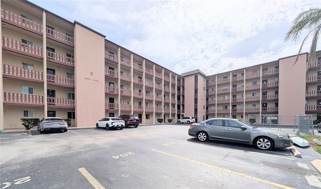 В аренду: $1,600 (2 спален, 2 ванн, 1144 Квадратных фут)