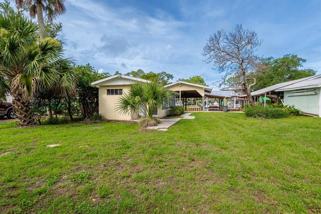 На продажу: $175,000 (0.14 acres)
