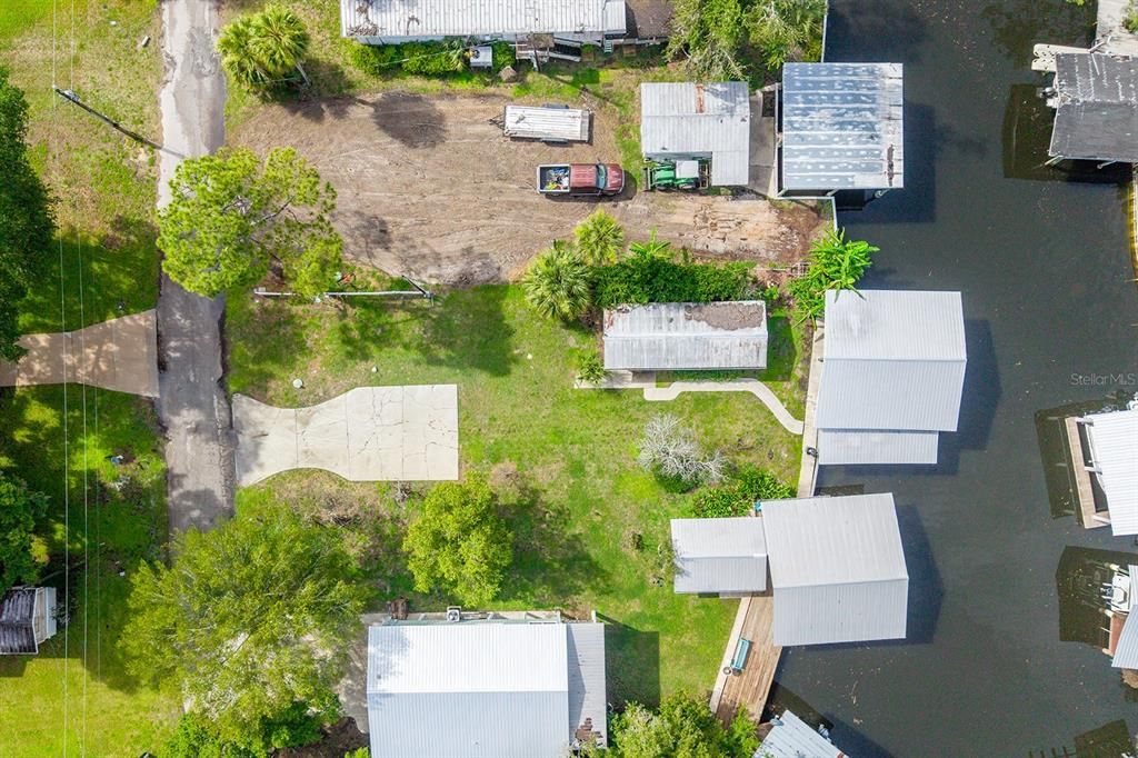 На продажу: $175,000 (0.14 acres)