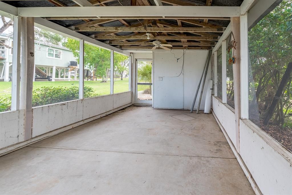На продажу: $175,000 (0.14 acres)