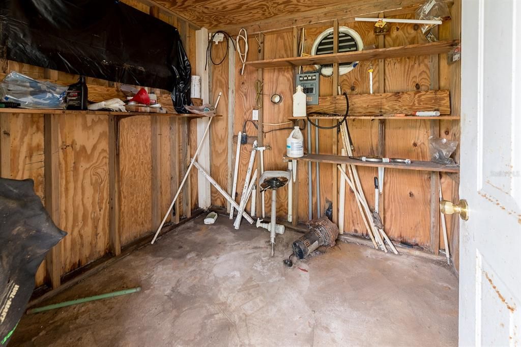 На продажу: $175,000 (0.14 acres)