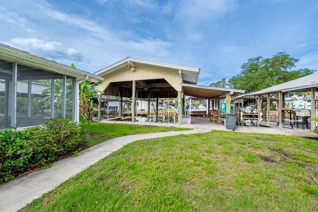 На продажу: $175,000 (0.14 acres)