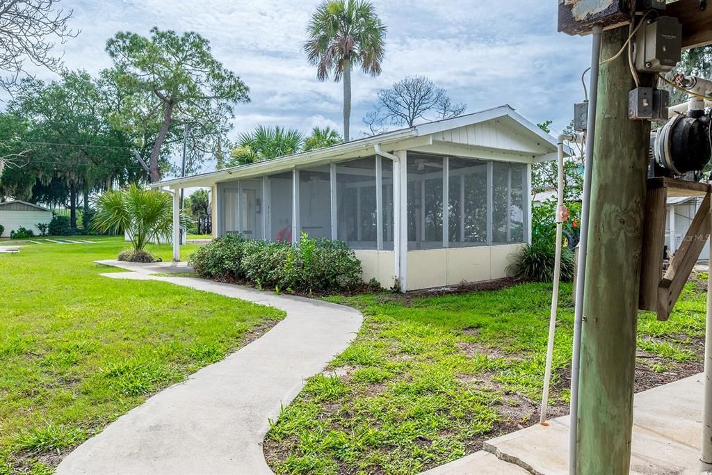 На продажу: $175,000 (0.14 acres)