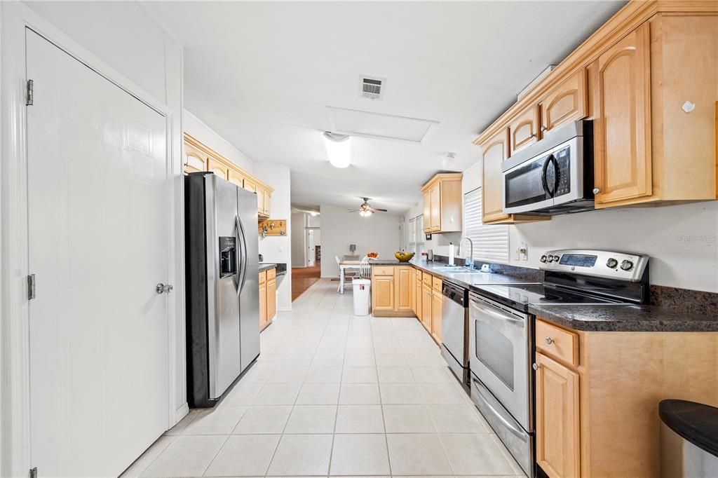 For Sale: $259,000 (4 beds, 2 baths, 2280 Square Feet)