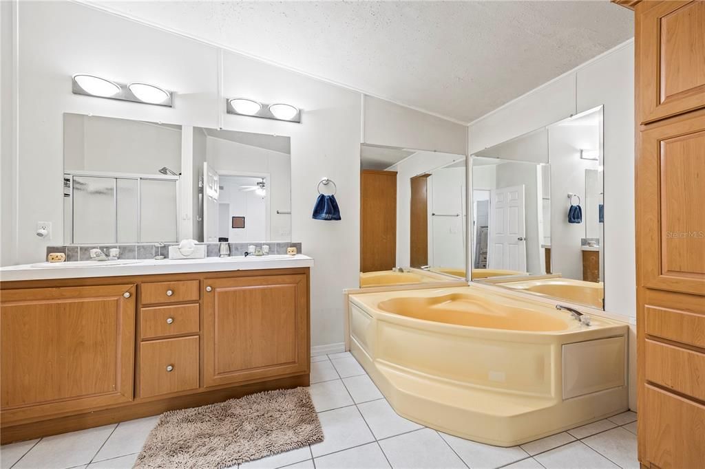 For Sale: $259,000 (4 beds, 2 baths, 2280 Square Feet)