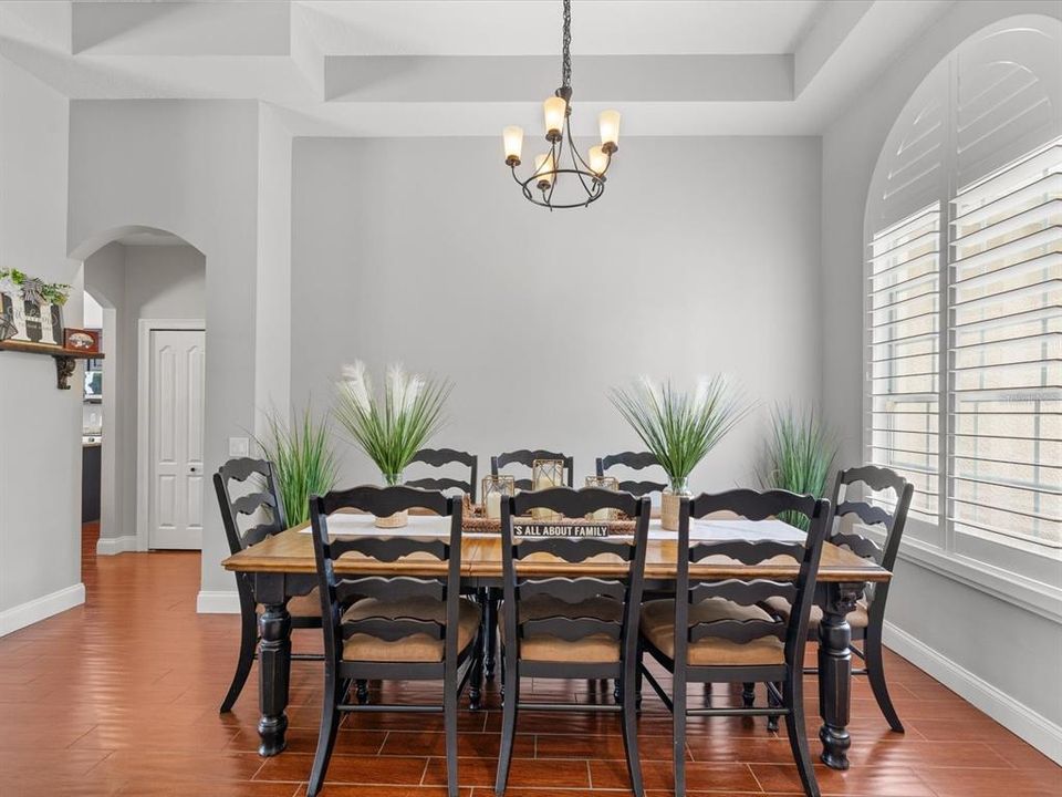 En Venta: $915,000 (5 camas, 4 baños, 3407 Pies cuadrados)