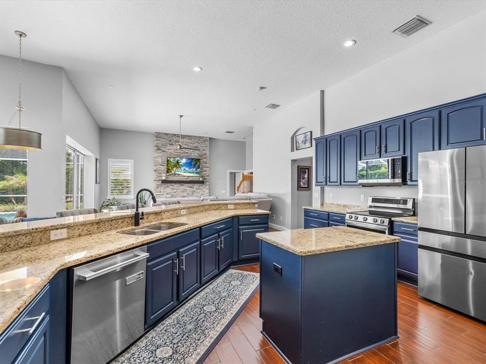 En Venta: $915,000 (5 camas, 4 baños, 3407 Pies cuadrados)