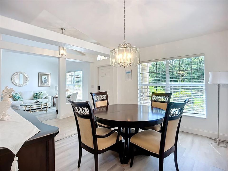 For Rent: $2,400 (3 beds, 2 baths, 2006 Square Feet)